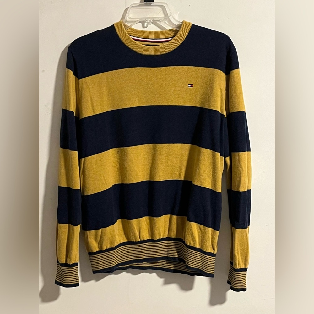 Tommy Hilfiger long sleeve crewneck sweatshirt 100% cotton sweatshirt Large
